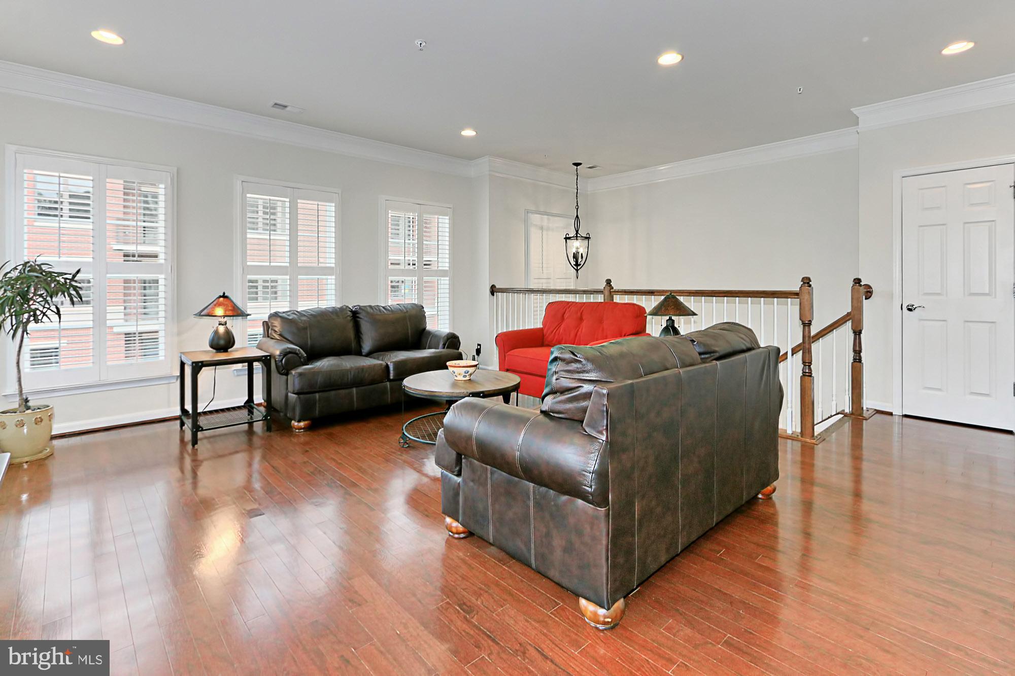 2976 Rittenhouse Circle, Unit 2 Fairfax, VA 22031 - Photo 10 of 42 Living Room