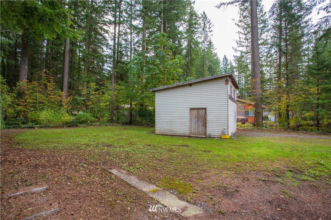 6161 Shamrock Road Maple Falls, WA 98266 - Photo 11 of 24 Gallery Image 11