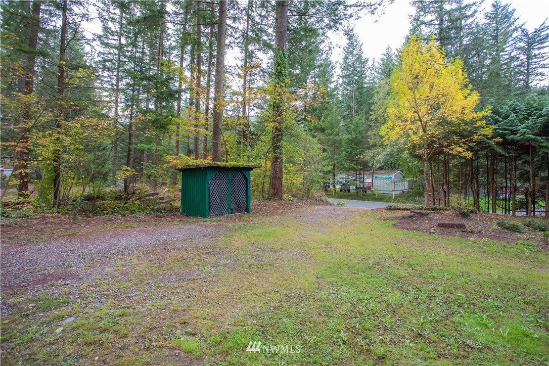 6161 Shamrock Road Maple Falls, WA 98266 - Photo 12 of 24 Gallery Image 12