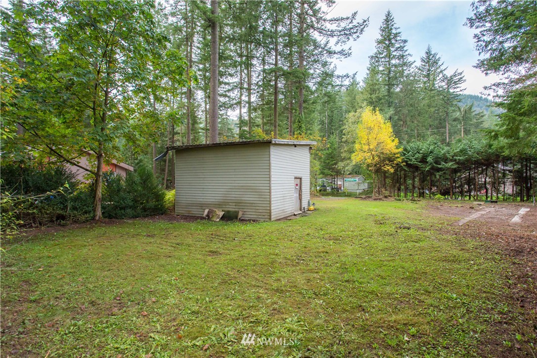 6161 Shamrock Road Maple Falls, WA 98266 - Photo 13 of 24 Gallery Image 13