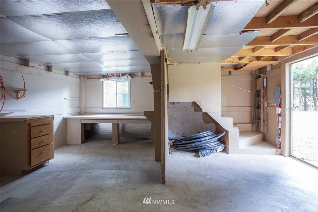 6161 Shamrock Road Maple Falls, WA 98266 - Photo 14 of 24 Gallery Image 14