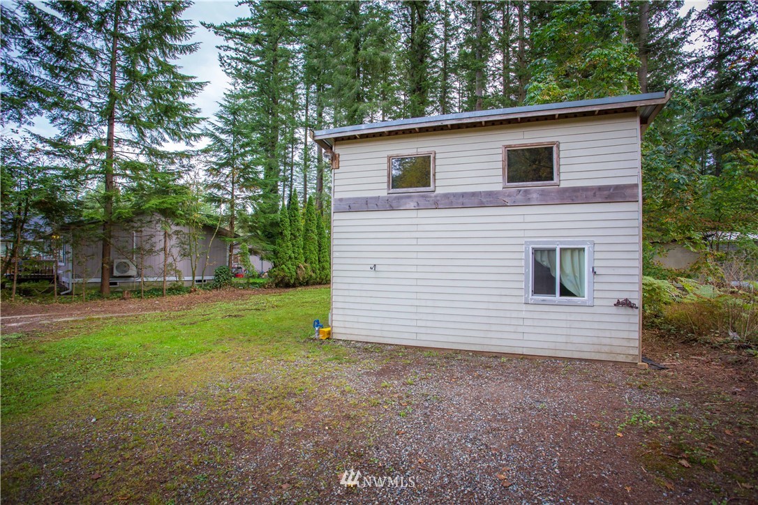 6161 Shamrock Road Maple Falls, WA 98266 - Photo 3 of 24 Gallery Image 3
