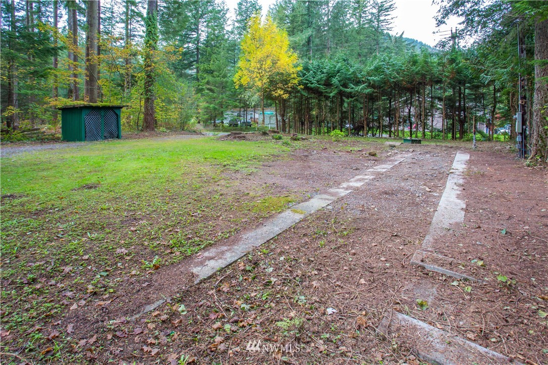 6161 Shamrock Road Maple Falls, WA 98266 - Photo 4 of 24 Gallery Image 4