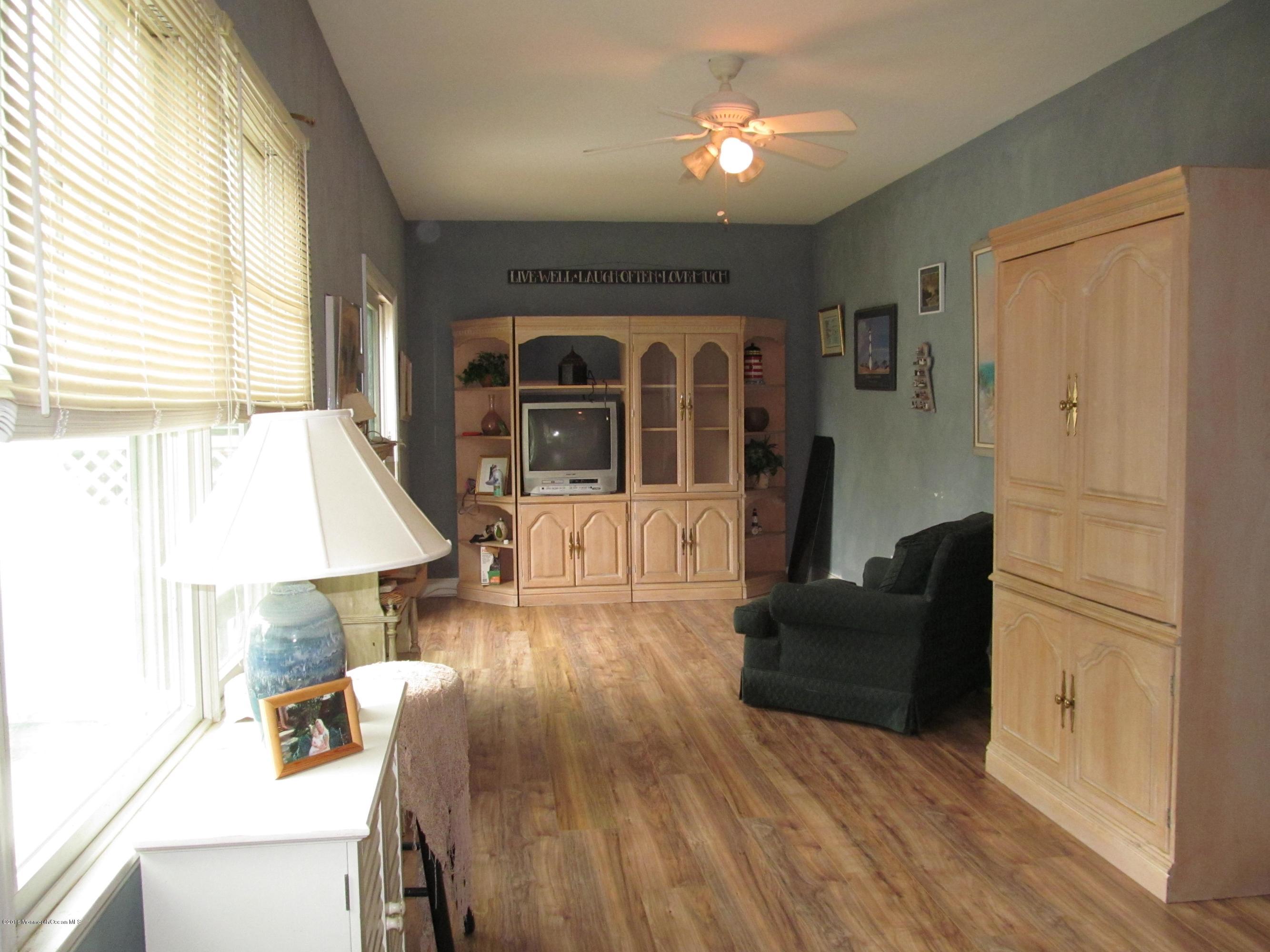 813 Sinclair Road Point Pleasant, NJ 08742 - Photo 11 of 44 IMG_2086