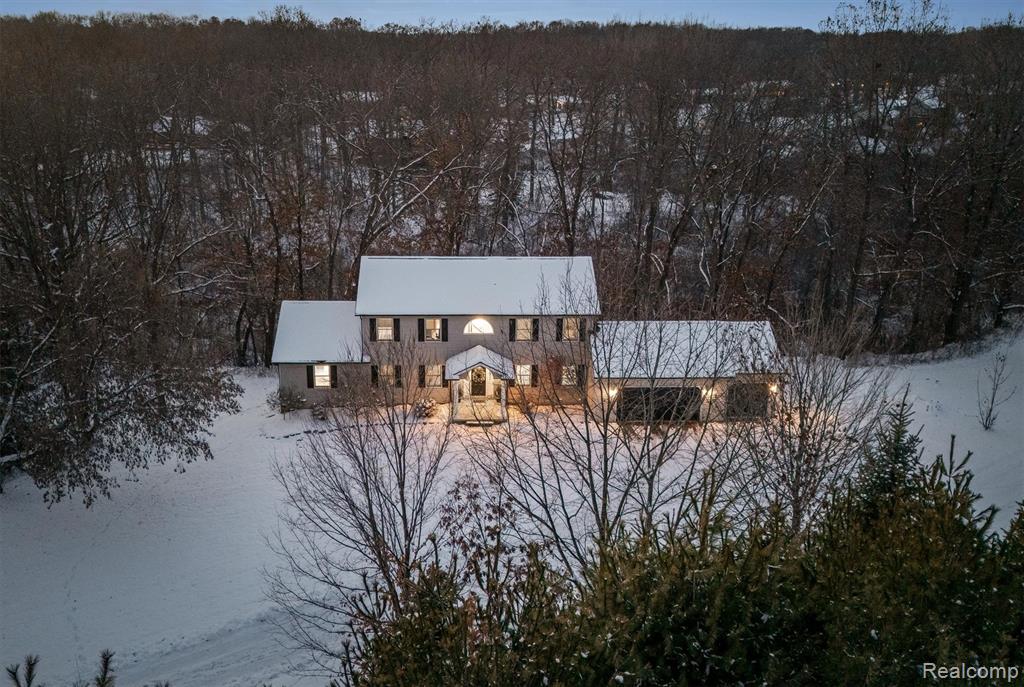 8301 Hyne Road Brighton, MI 48114 - Photo 3 of 76 Gallery Image 3