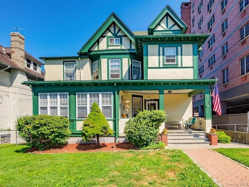 131 Lockwood Avenue New Rochelle, NY 10801 - Photo 1 of 8