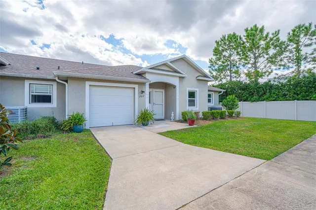 $215,000 | 202 Pine Bluff Avenue, Unit 202, Deland, FL 32724