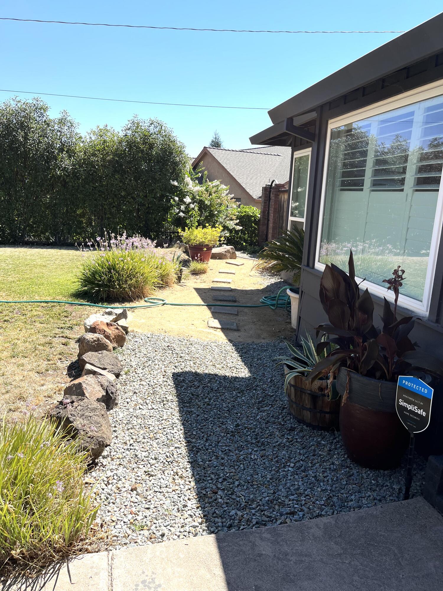 2855 Shasta Street Redding, CA 96001 - Photo 4 of 33 Pathway