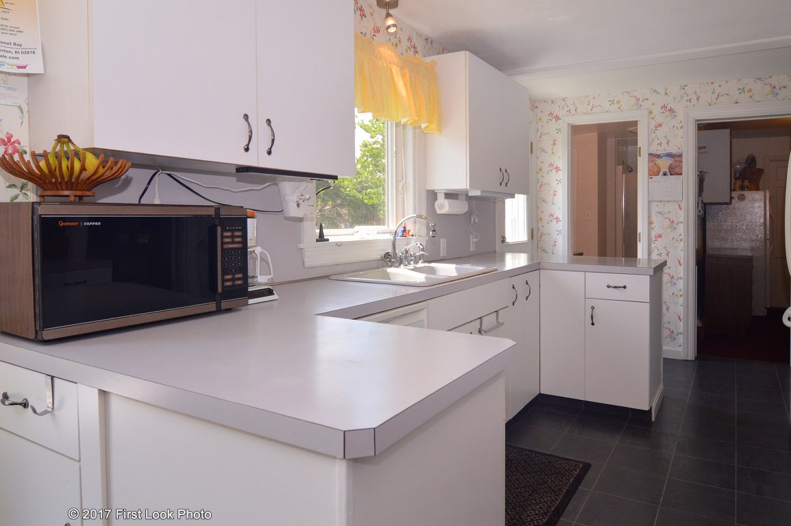 75 Sweetfern Road Warwick, RI 02888 - Photo 9 of 35 Gallery Image 9