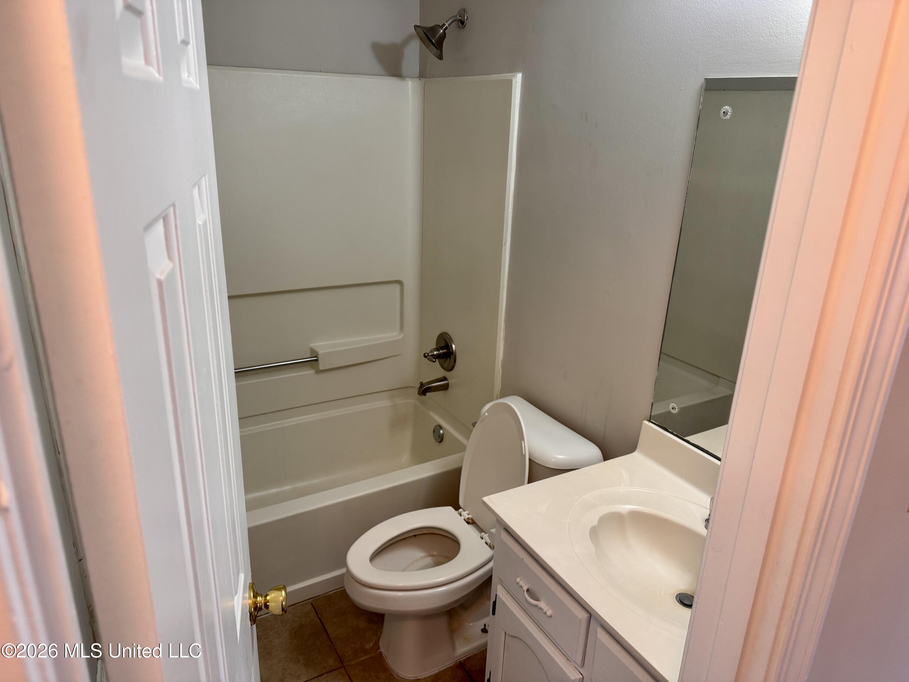 6440 Lynnfield Road Horn Lake, MS 38637 - Photo 8 of 15 Photo Mar 17 2026, 8 50 38 AM