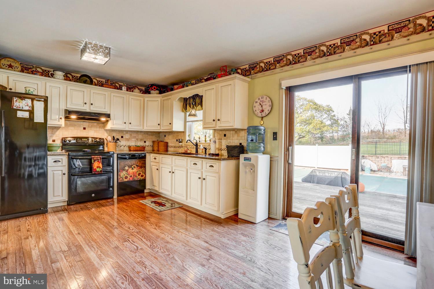 2710 North Reading Road Reinholds, PA 17569 - Photo 12 of 47