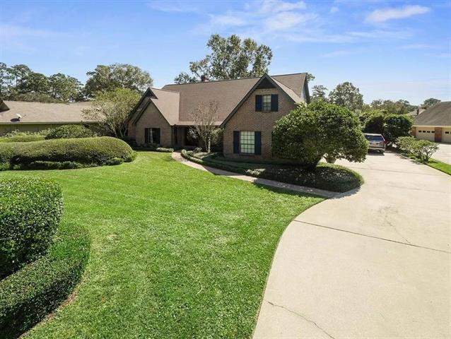 105 West Ruelle Drive Mandeville, LA 70471 - Photo 2 of 33