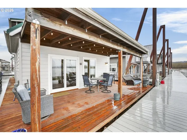 $399,000 | 19609 Northeast Marine Drive, Unit A5, Portland, OR 97230