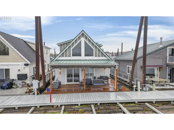$399,000 | 19609 Northeast Marine Drive, Unit A5, Portland, OR 97230