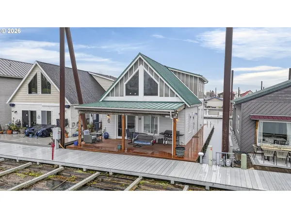 $399,000 | 19609 Northeast Marine Drive, Unit A5, Portland, OR 97230