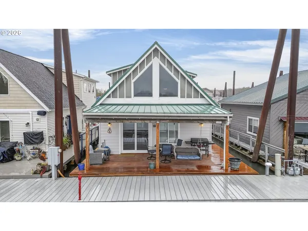 $399,000 | 19609 Northeast Marine Drive, Unit A5, Portland, OR 97230