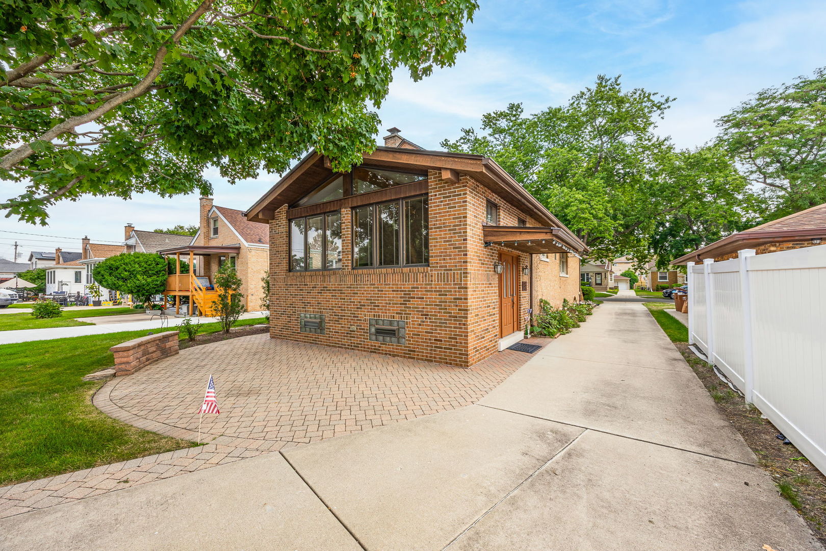 2246 18th Avenue North Riverside, IL 60546 - Photo 4 of 42 Gallery Image 4