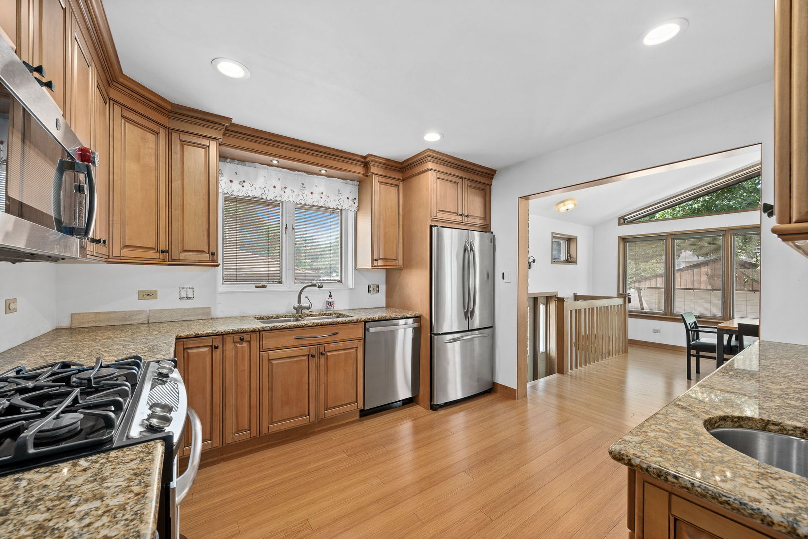 2246 18th Avenue North Riverside, IL 60546 - Photo 9 of 42 Gallery Image 9