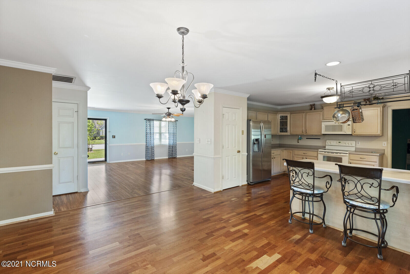 879 Pine Valley Road Jacksonville, NC 28546 - Photo 9 of 39 09_DSC_5165_mls
