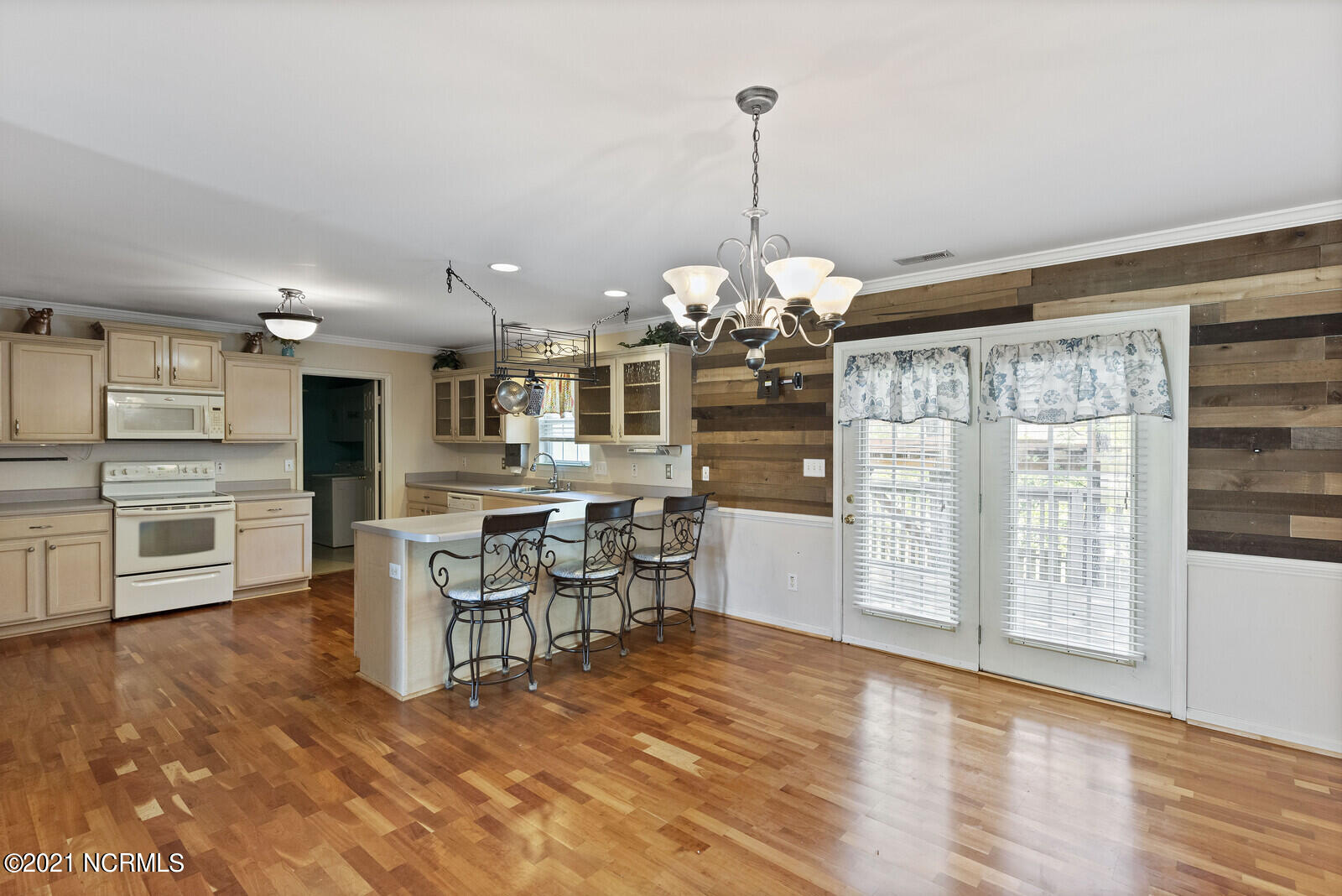 879 Pine Valley Road Jacksonville, NC 28546 - Photo 10 of 39 10_DSC_5175_mls