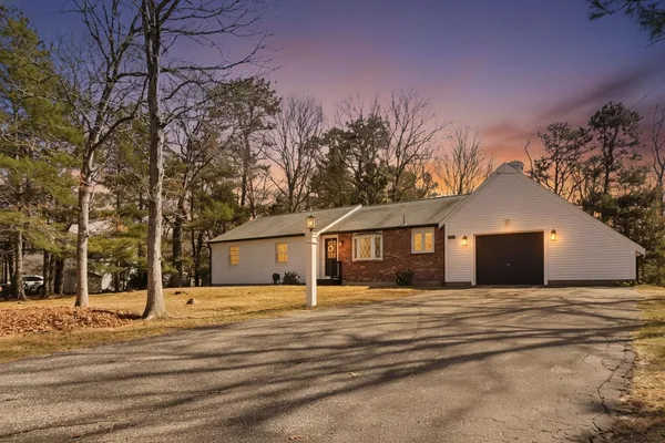$679,000 | 38 White Oak Trail, Centerville, MA 02632