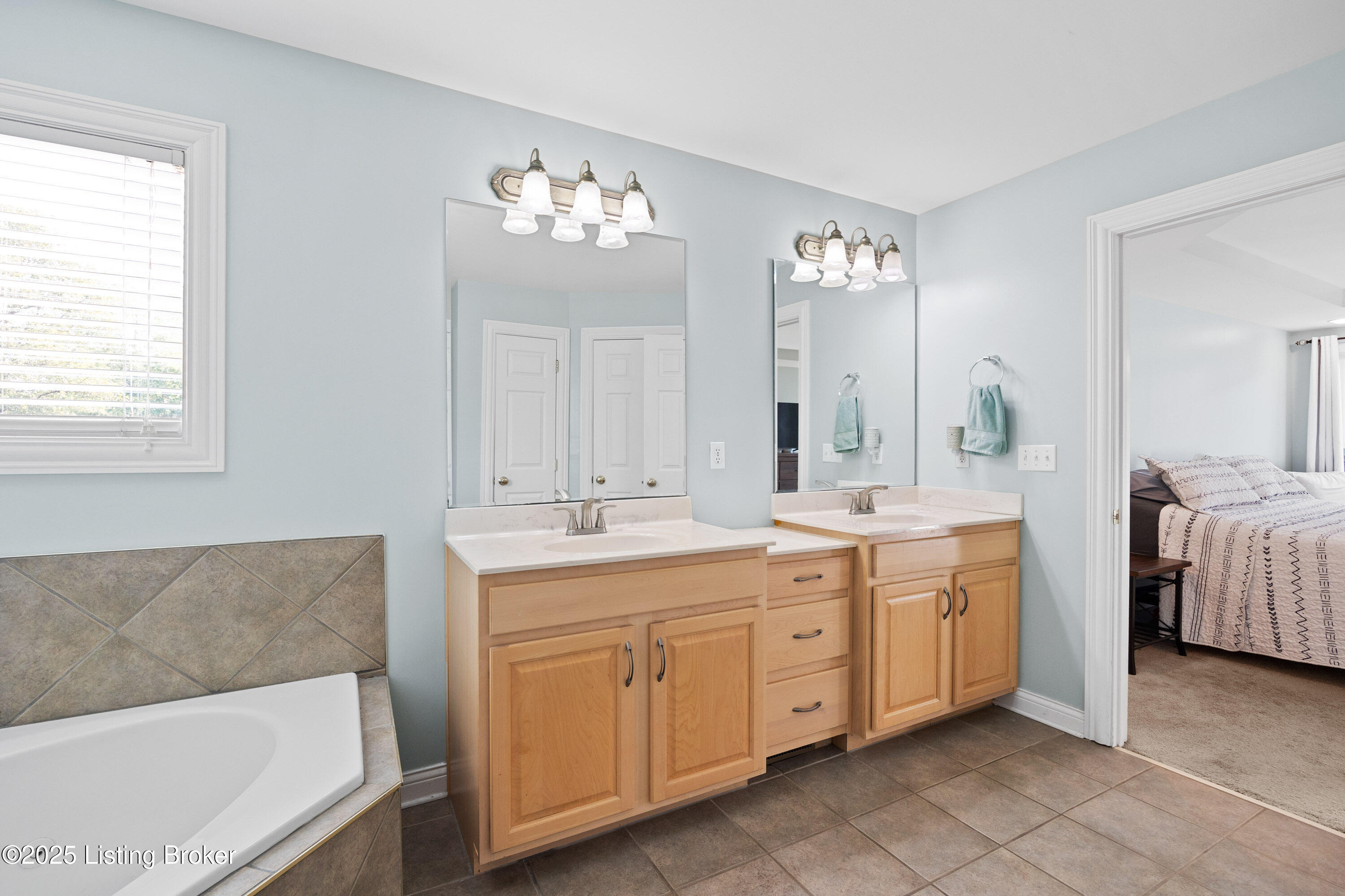 6113 Moser Farm Road Prospect, KY 40059 - Photo 32 of 62 Double Vanities, large tub, walk in shower & walk in closet