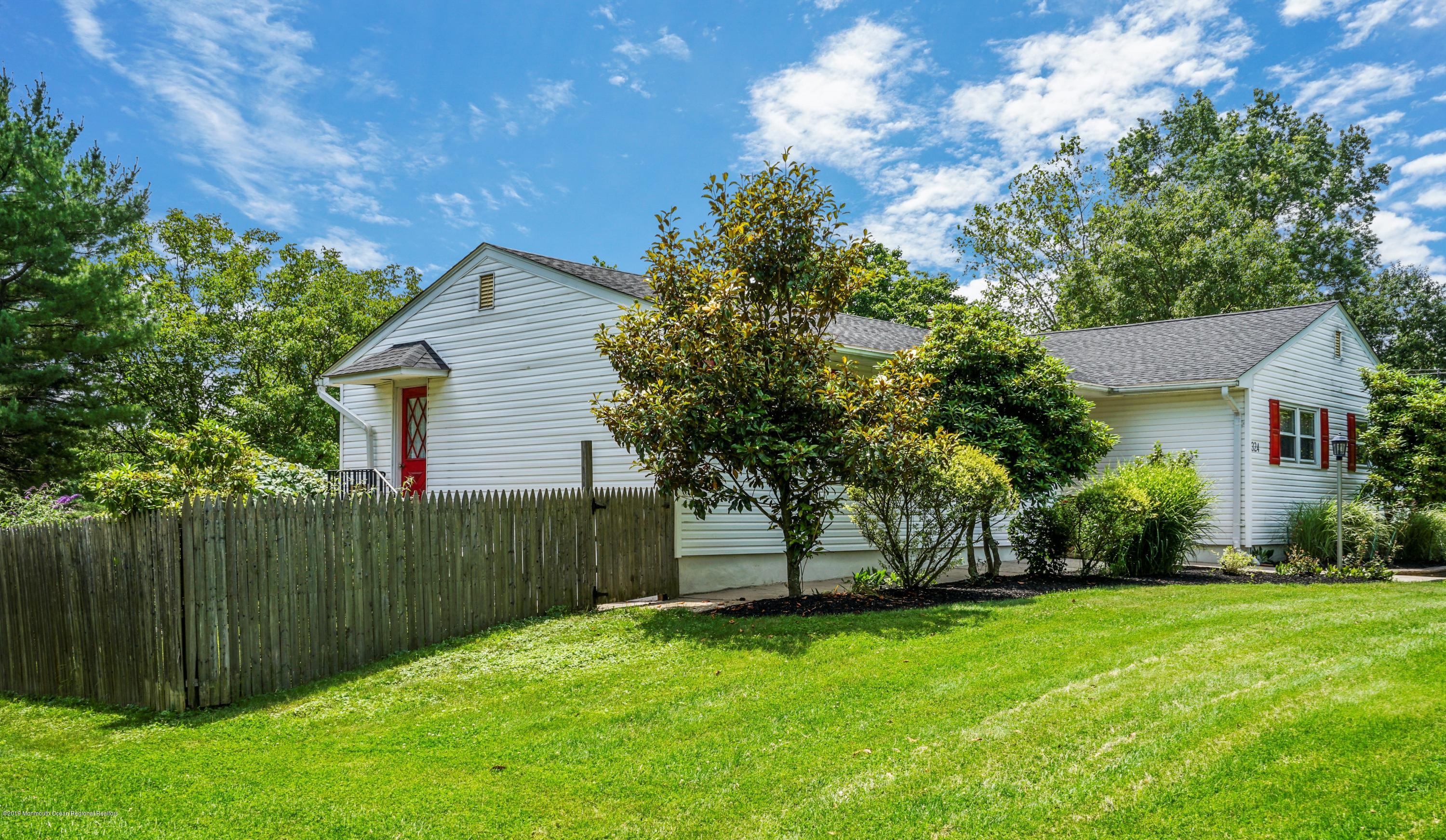 324 Bennington Road Freehold, NJ 07728 - Photo 3 of 46 DSC06502