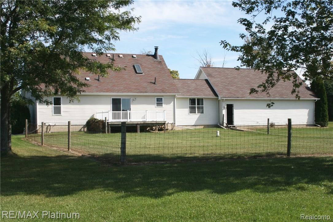 5288 Norton Road Howell, MI 48843 - Photo 6 of 20 IMG_1290.jpg