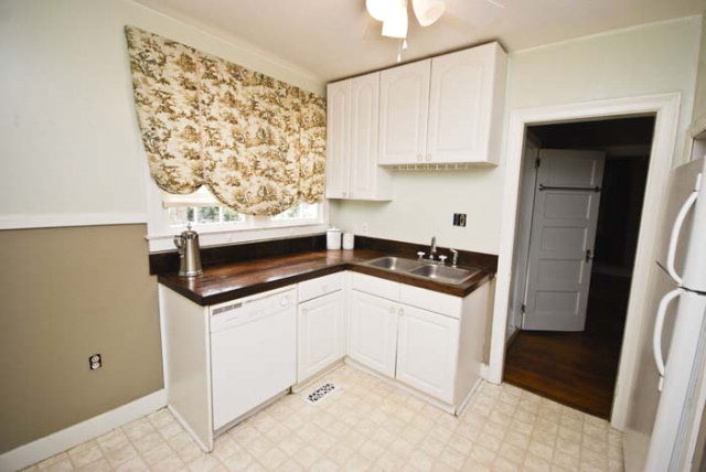 1622 Pendleton Road Augusta, GA 30904 - Photo 3 of 10 Kitchen 1