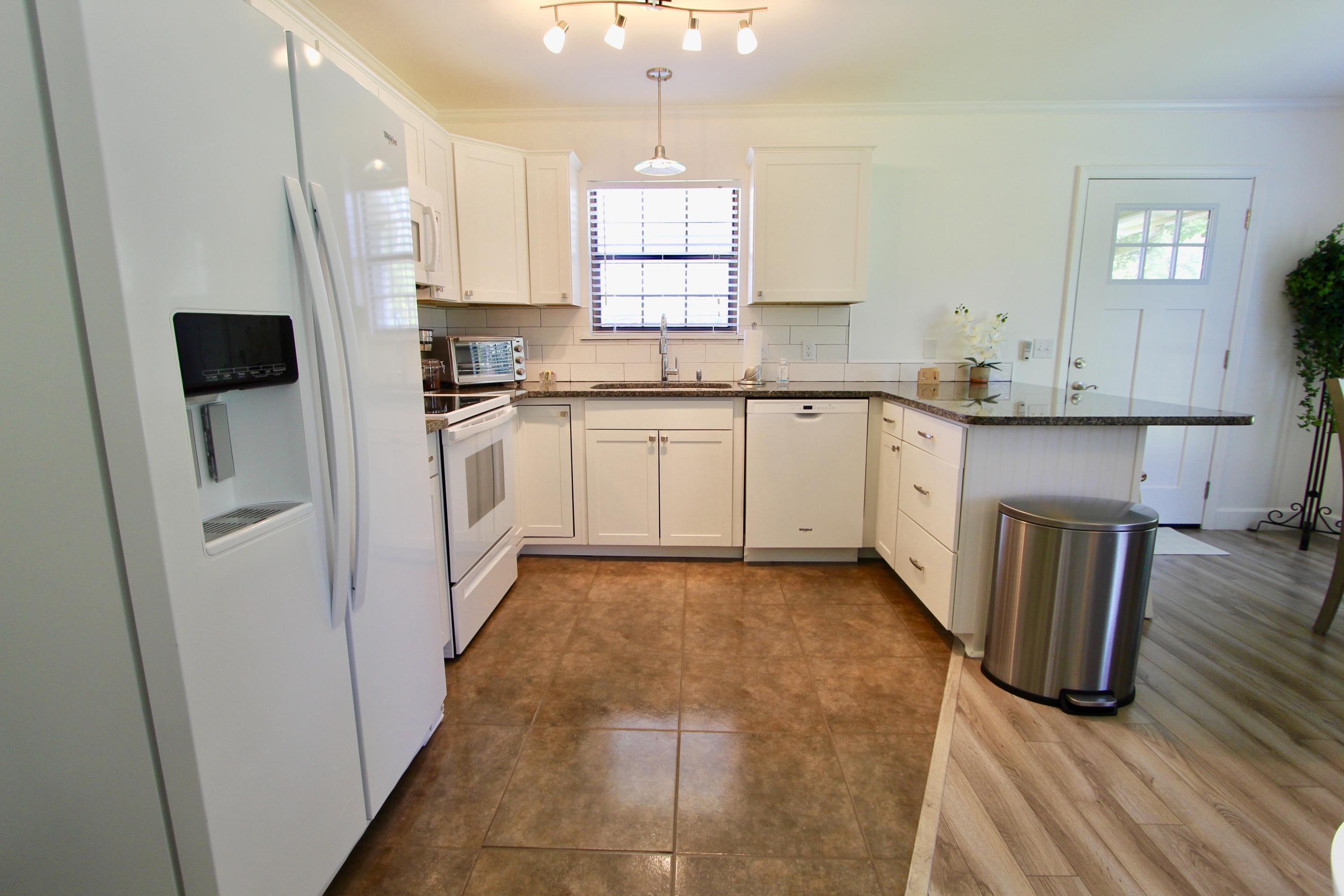 63 Suggs Road Freeport, FL 32439 - Photo 39 of 81 Guest House Kitchen