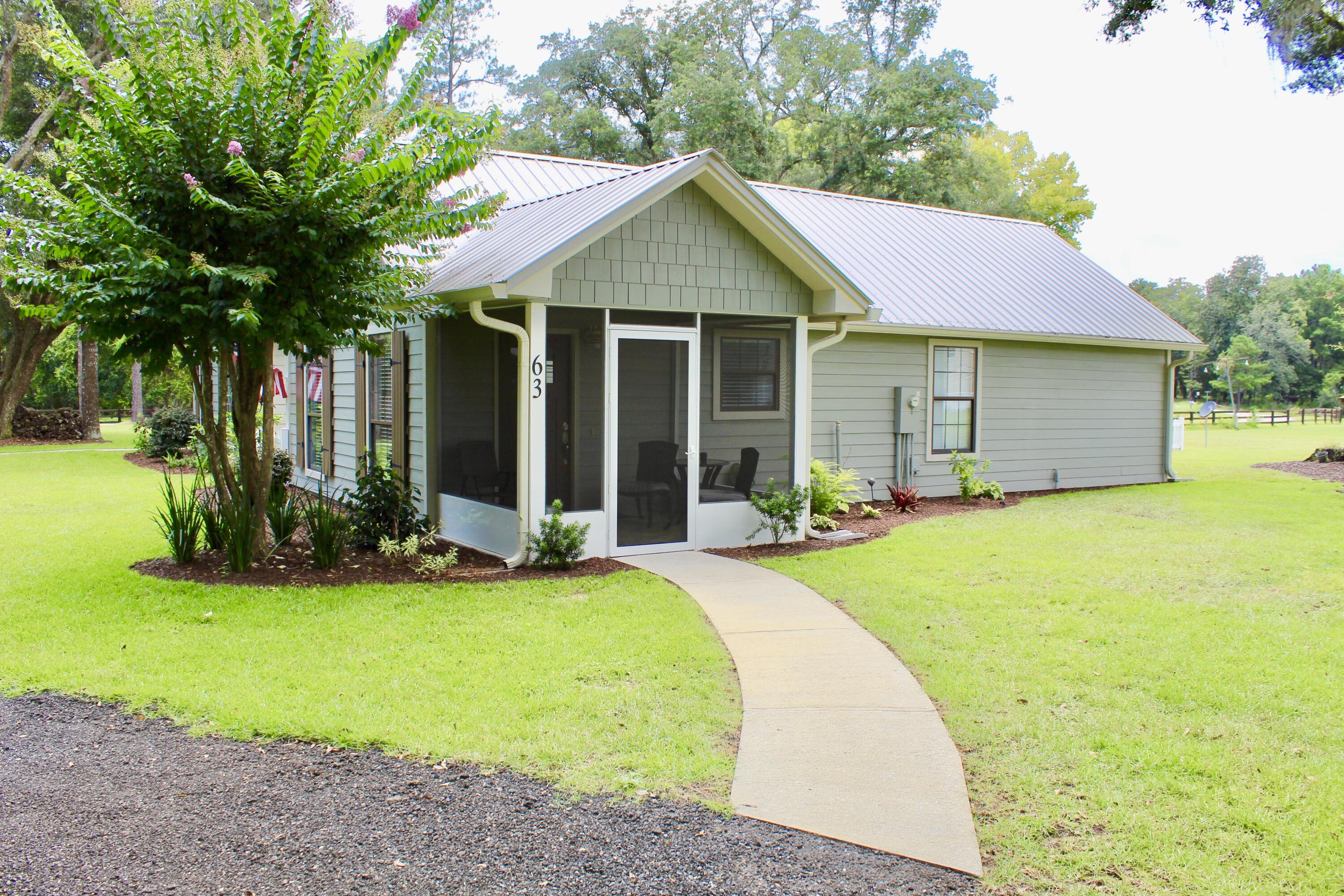 63 Suggs Road Freeport, FL 32439 - Photo 5 of 81 Guest House Front