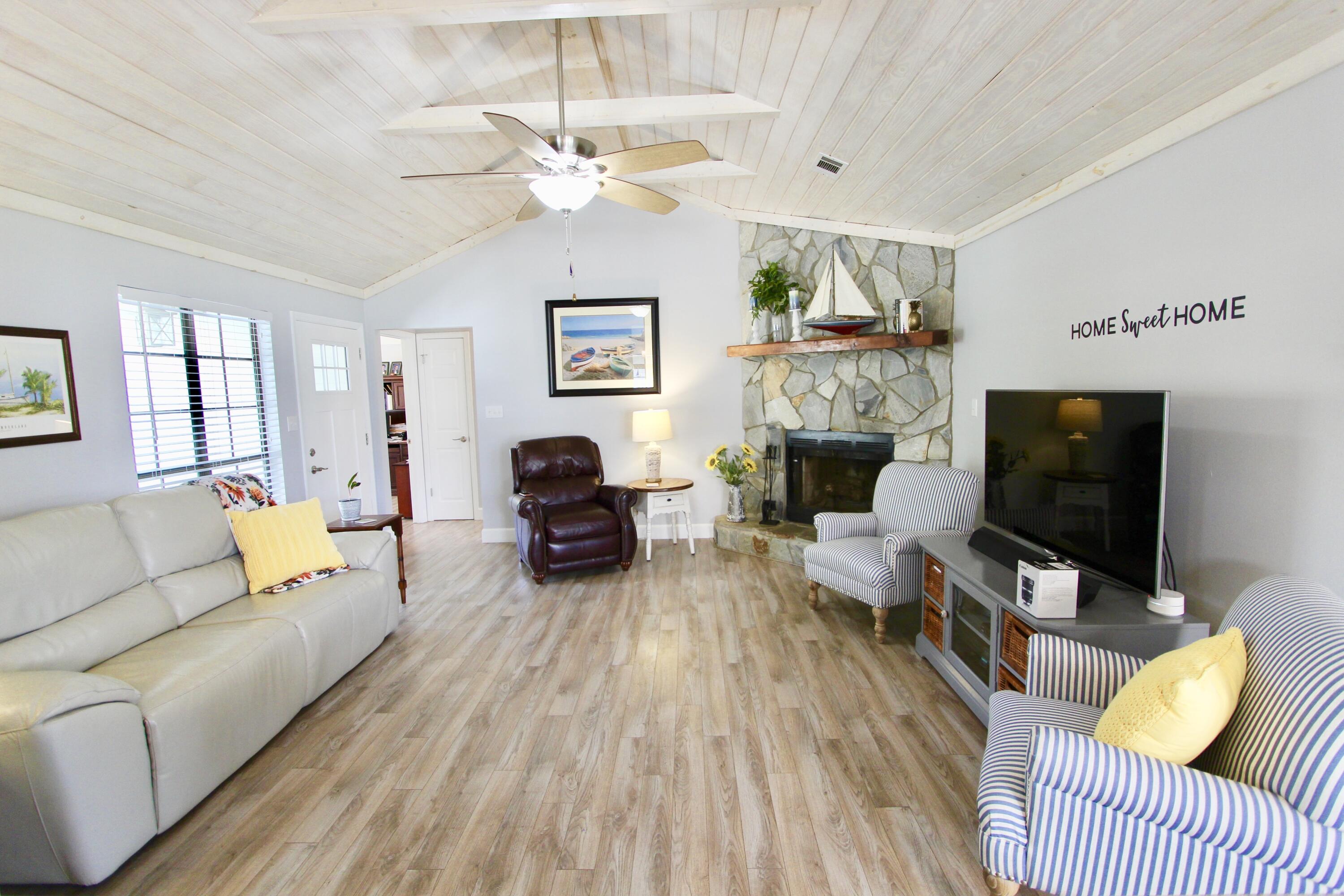 63 Suggs Road Freeport, FL 32439 - Photo 66 of 81 Main House Living
