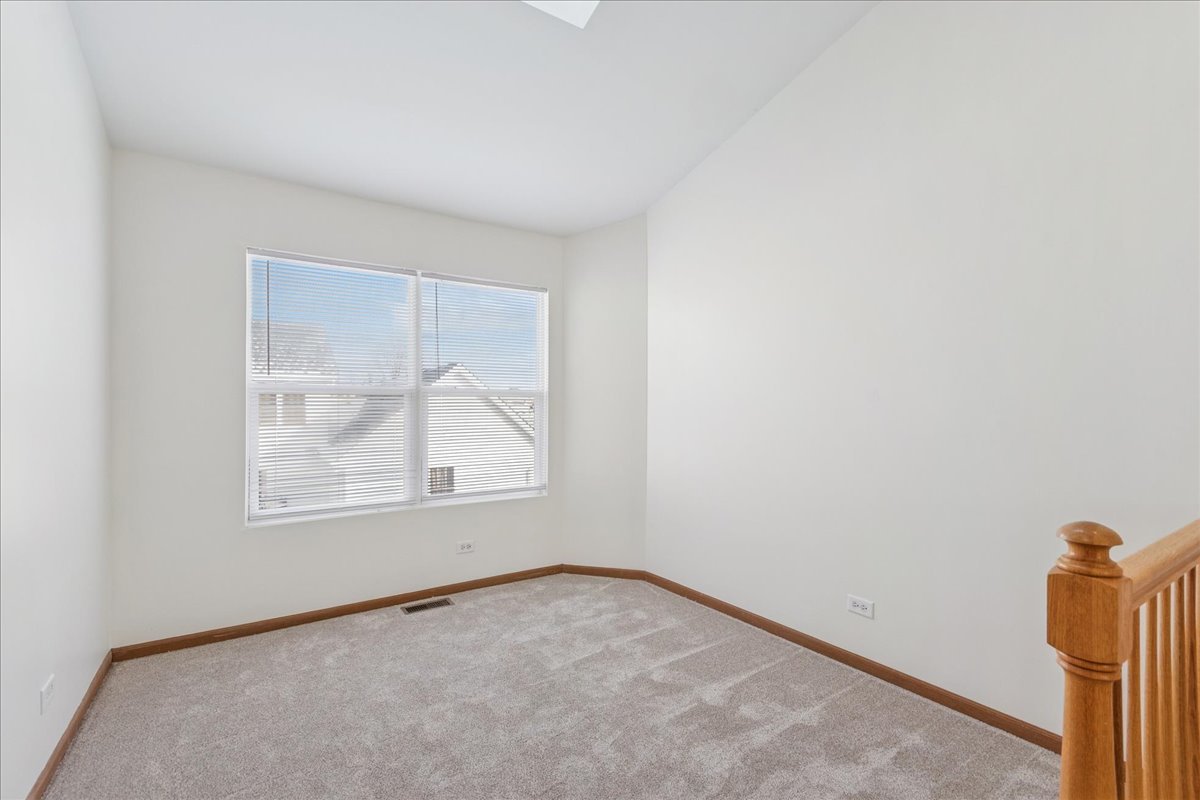 17440 Yakima Drive Lockport, IL 60441 - Photo 11 of 20 an empty room with a window