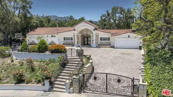 $9,250 | 16379 Meadow Ridge Road West, Encino, CA 91436