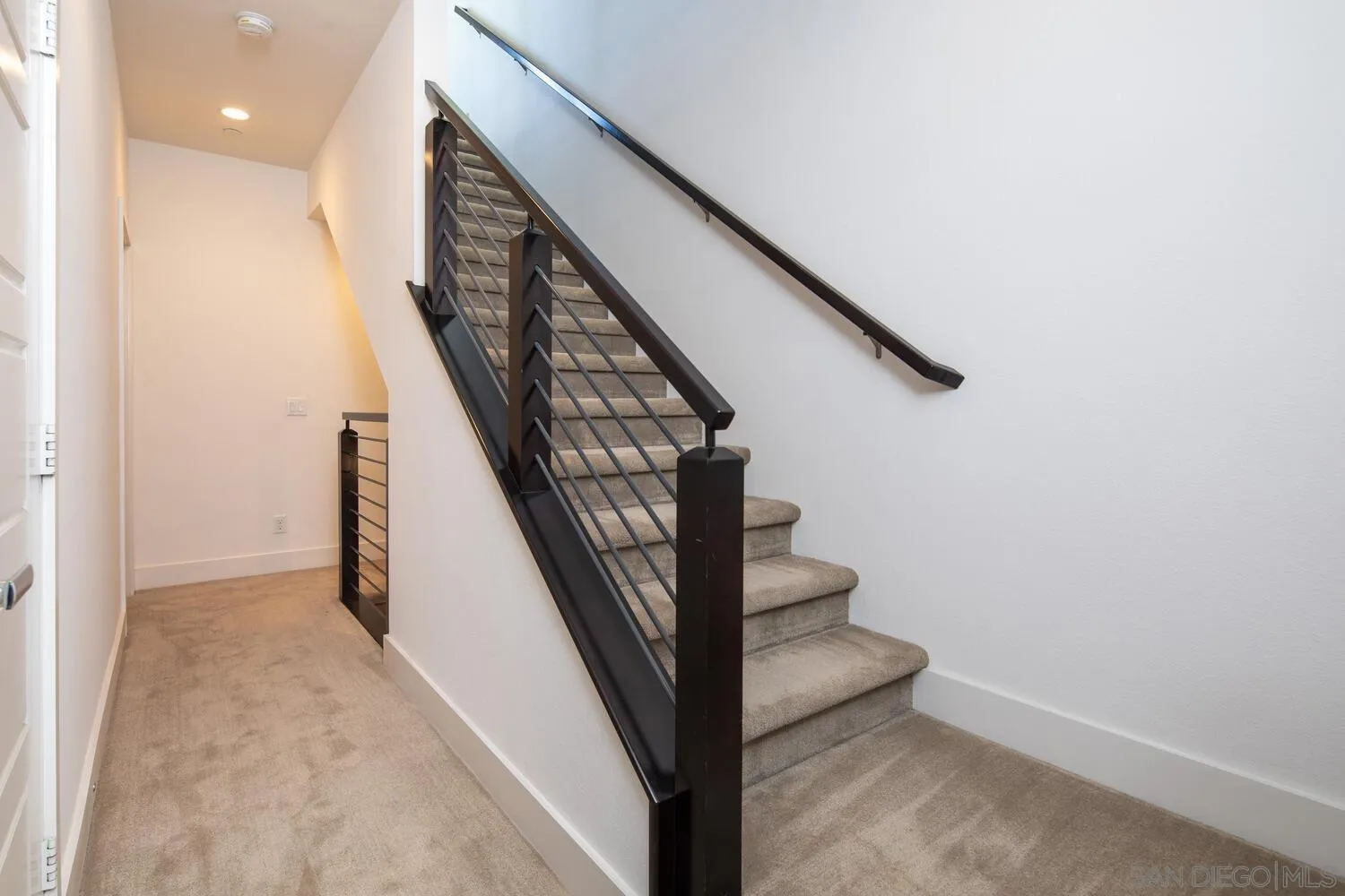 7845 Modern Oasis Drive San Diego, CA 92108 - Photo 28 of 39 a view of entryway