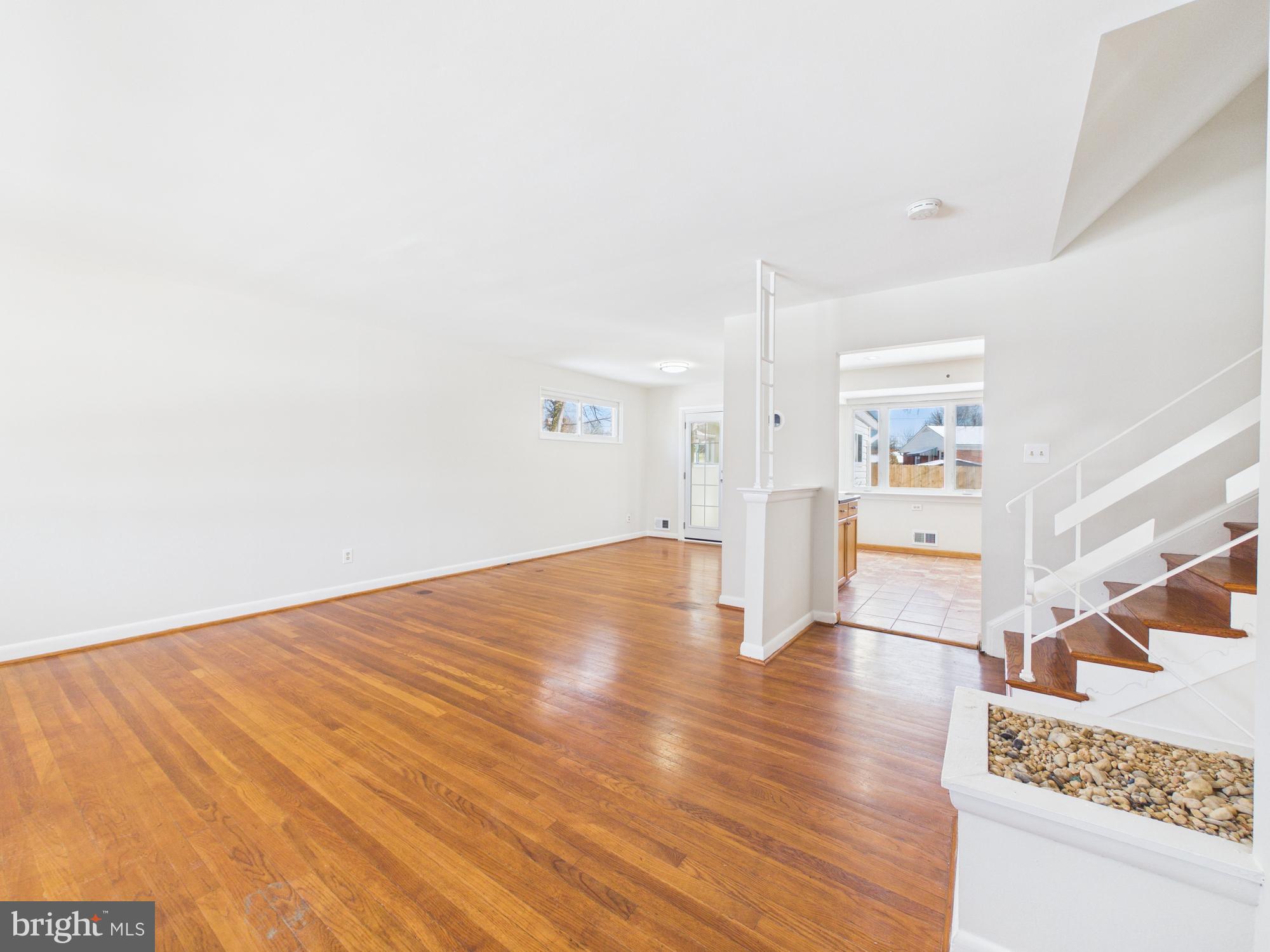 10309 Conover Drive Silver Spring, MD 20902 - Photo 8 of 42 Main Level facing the Kitchen