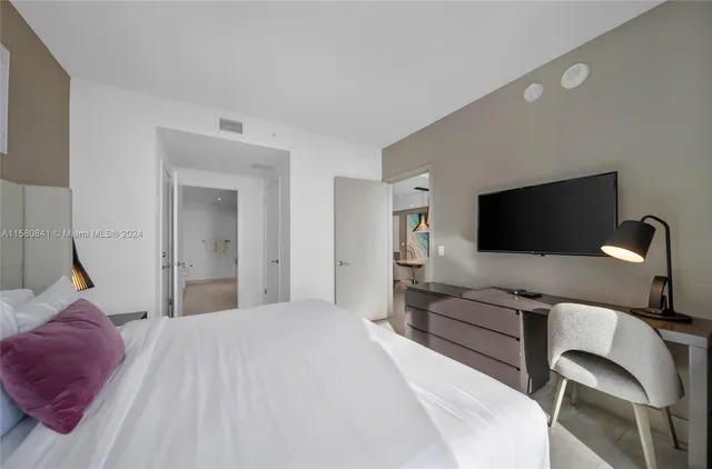 $6,000 | 4010 South Ocean Drive, Unit R2305, Hollywood, FL 33019