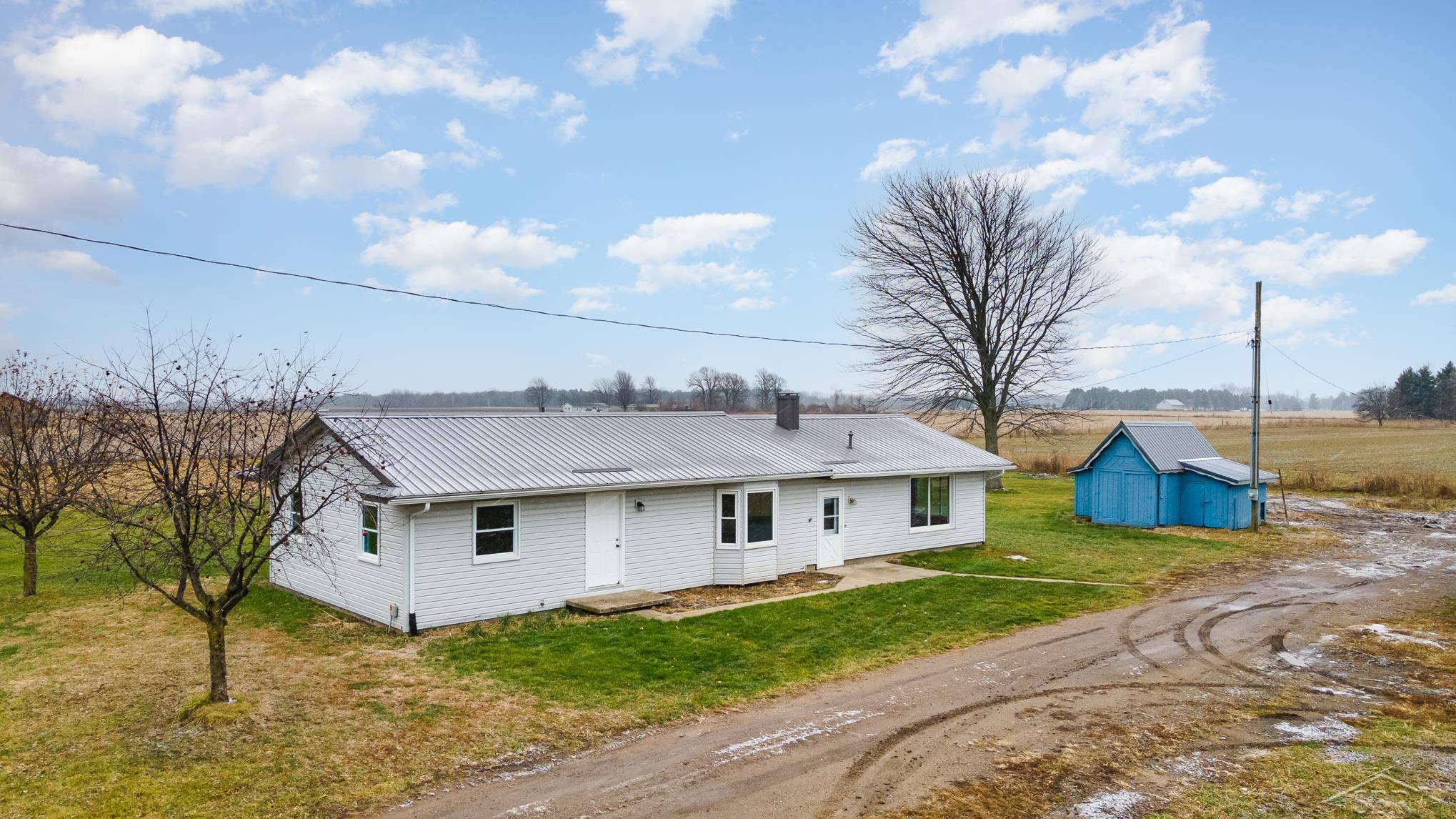 17295 Geddes Road Hemlock, MI 48626 - Photo 27 of 30 50098933-26.JPG