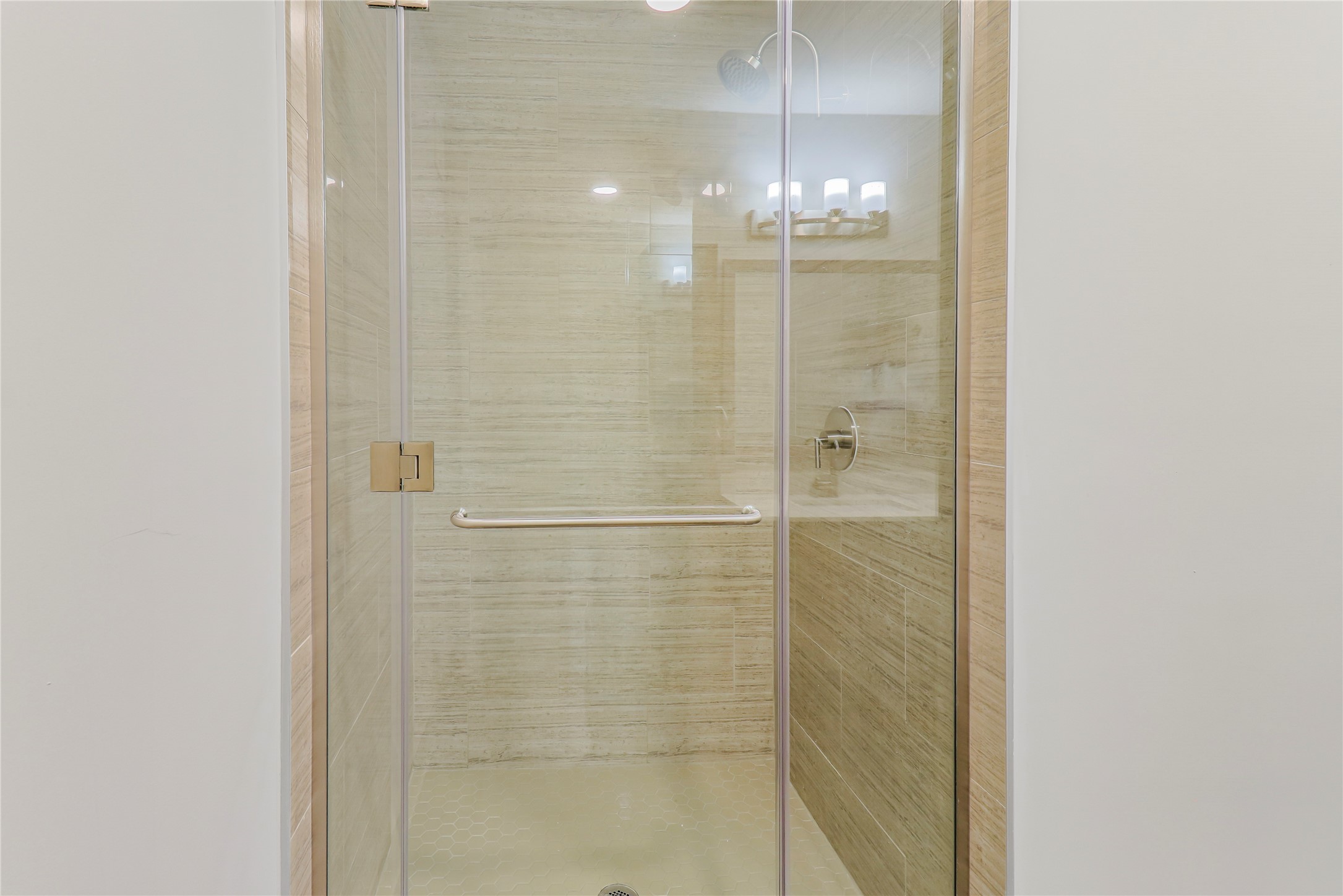 1414 Wood Hollow Drive, Unit 173 Houston, TX 77057 - Photo 5 of 24