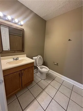 $975 | 4218 Hessmer Avenue, Unit 115, Metairie, LA 70002
