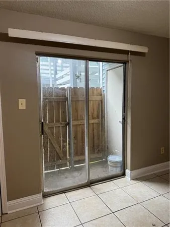 $975 | 4218 Hessmer Avenue, Unit 115, Metairie, LA 70002