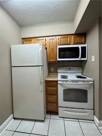 $975 | 4218 Hessmer Avenue, Unit 115, Metairie, LA 70002