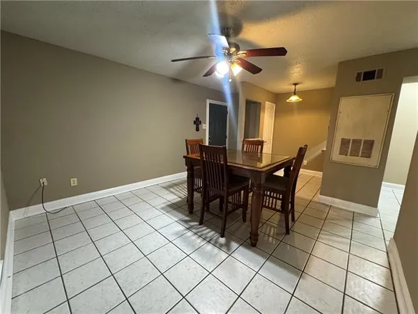 $975 | 4218 Hessmer Avenue, Unit 115, Metairie, LA 70002