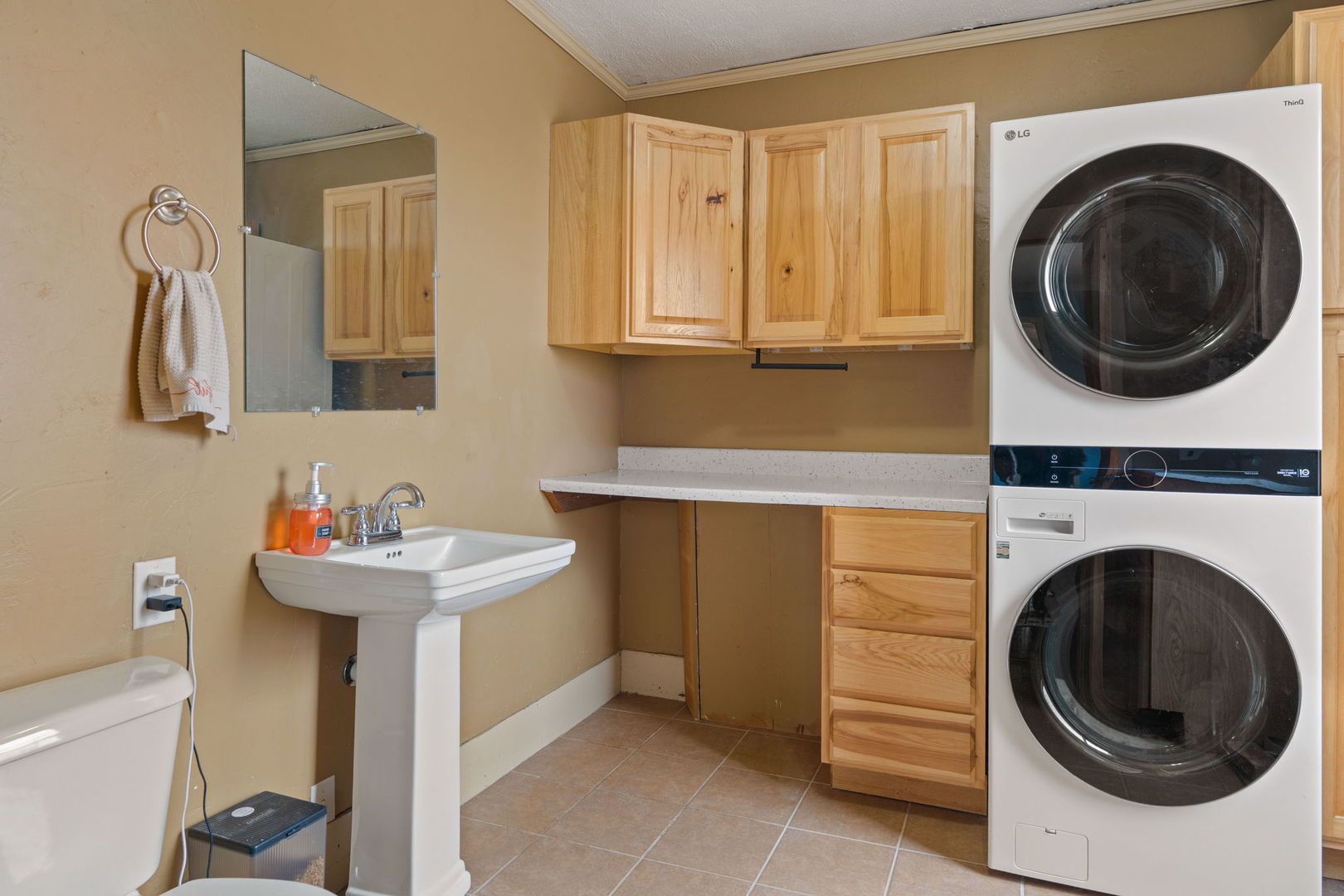 12596 East 200th Street Orion, IL 61273 - Photo 12 of 27 a utility room with sink dryer and washer