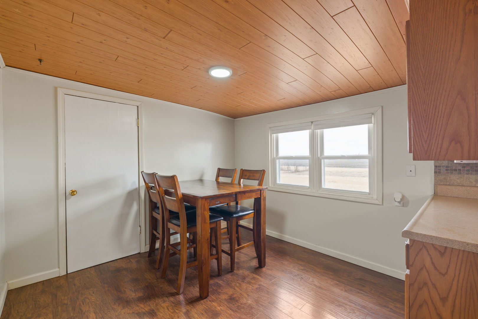 12596 East 200th Street Orion, IL 61273 - Photo 9 of 27 a view of a dining room with furniture