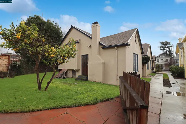 a view of outdoor space yard and patio