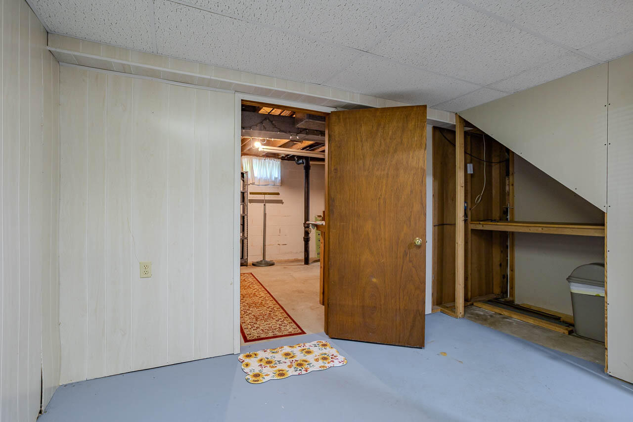 1111 Marquardt Road Wausau, WI 54403 - Photo 60 of 62 Laundry room