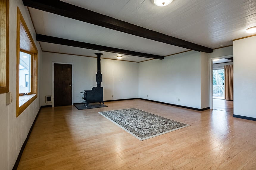 101 East Valley View Road Ashland, OR 97520 - Photo 6 of 46 101 E Valley View-6