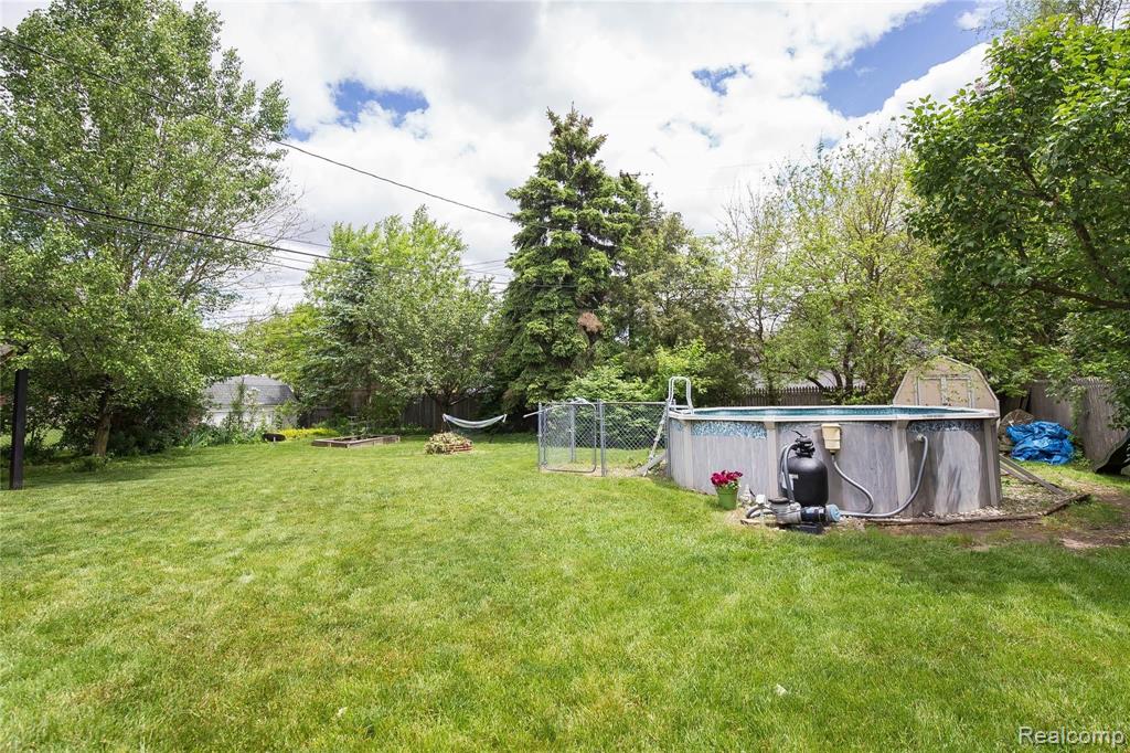 2695 Emmons Avenue Rochester Hills, MI 48307 - Photo 15 of 16