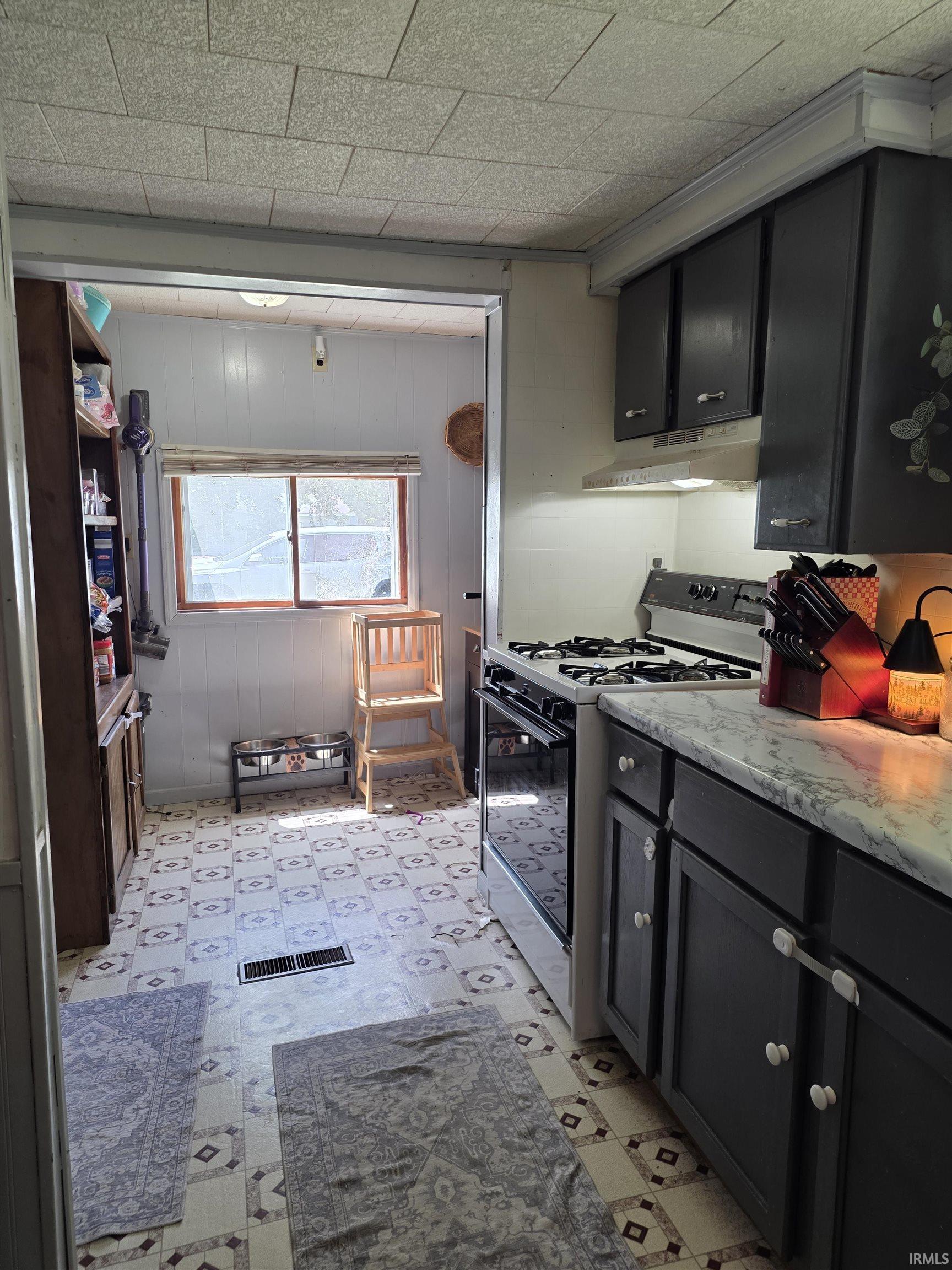 322 West North Street Windfall, IN 46076 - Photo 6 of 13
